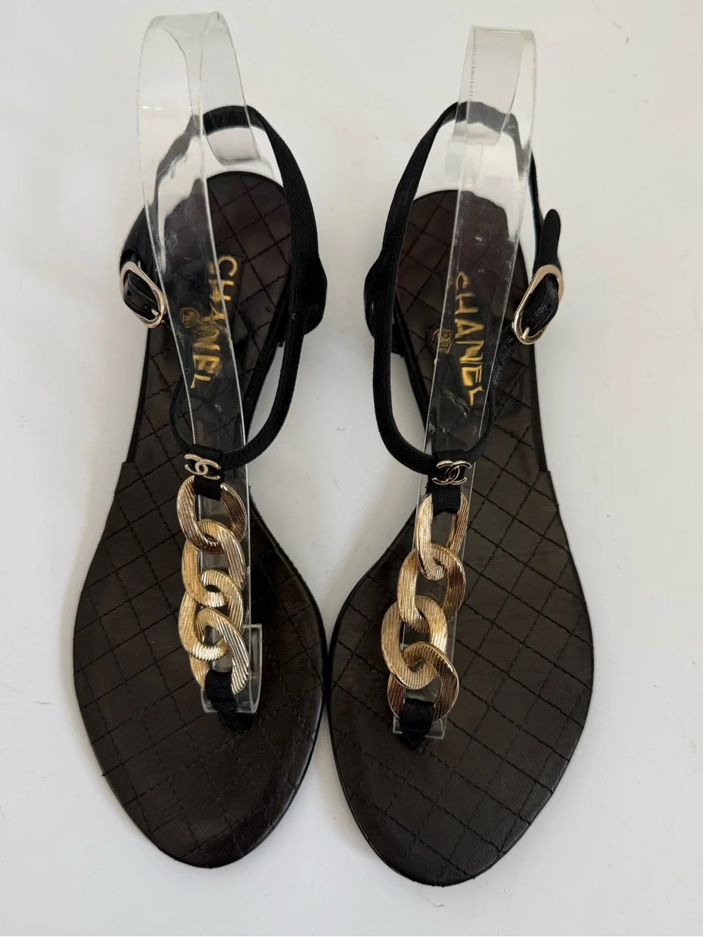CHANEL 09P Black Quilted Leather Gold Chain CC Thong Sandals EU 38